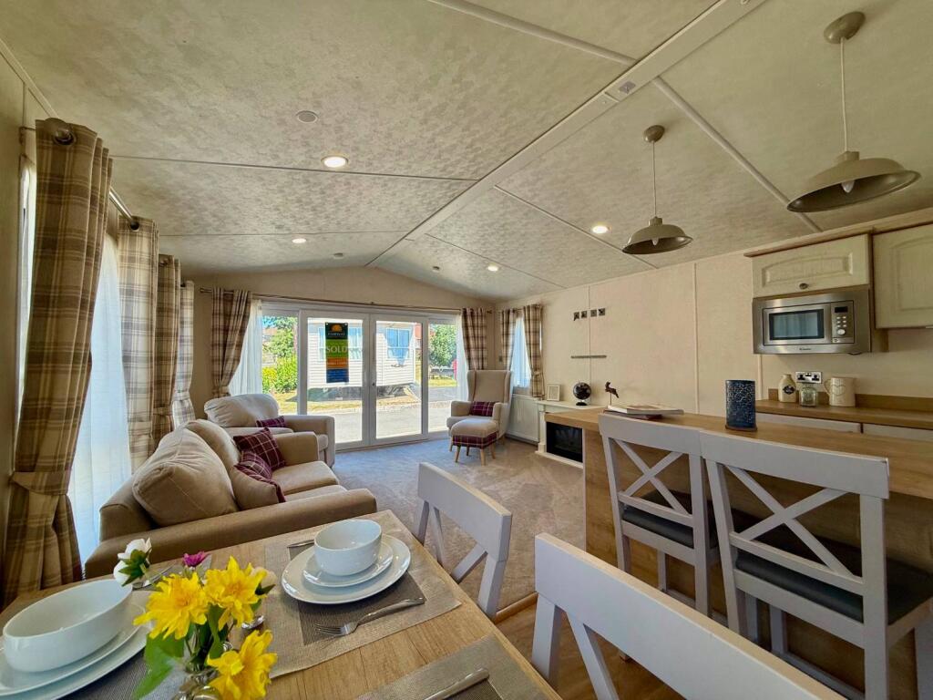 House in Portsmouth - More