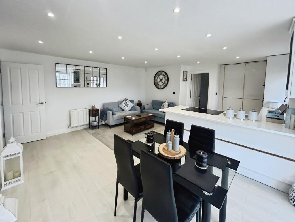 House in Rother, Camber - More