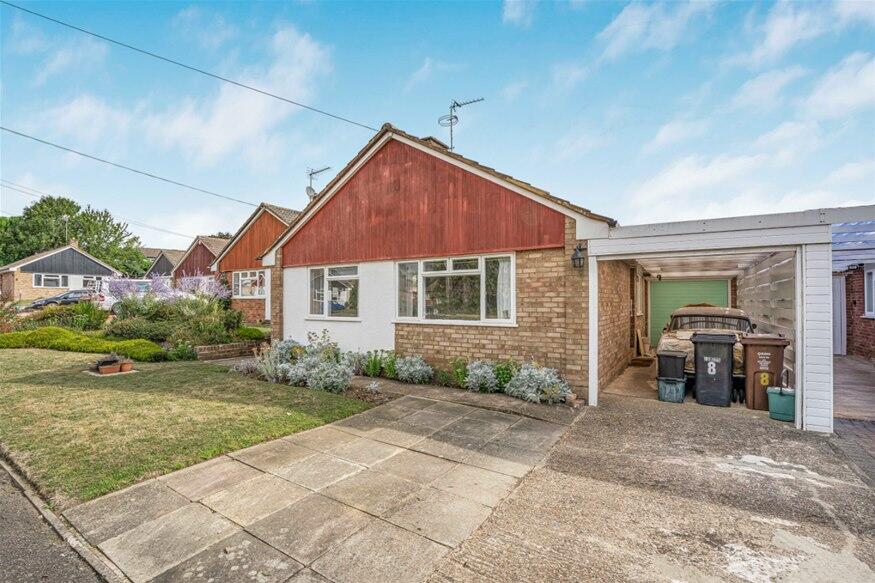 3-bed detached on Vaughan Mead, Redbourn, AL3, £485,000