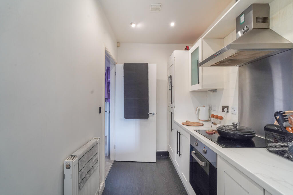 Apartment in Wakefield - View 5