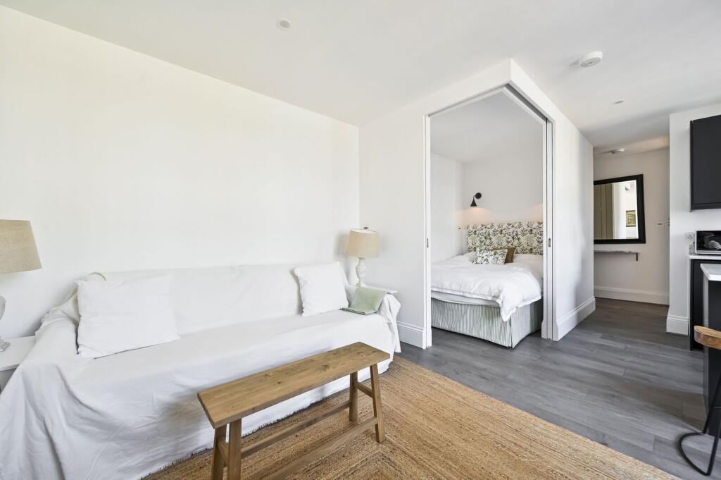 Apartment in London - More