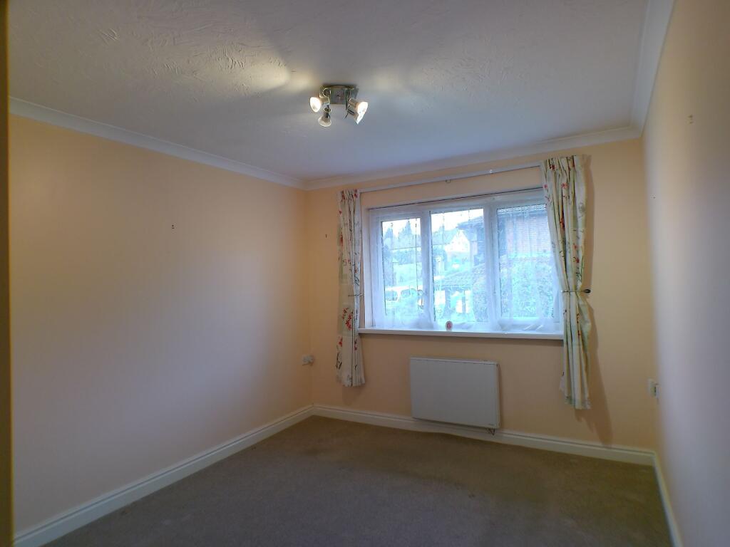 Apartment in Waverley, Farnham - View 5