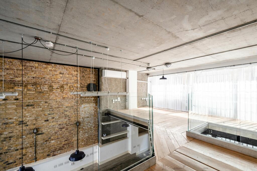 Mentmore Terrace 3B NEW - 15.jpg