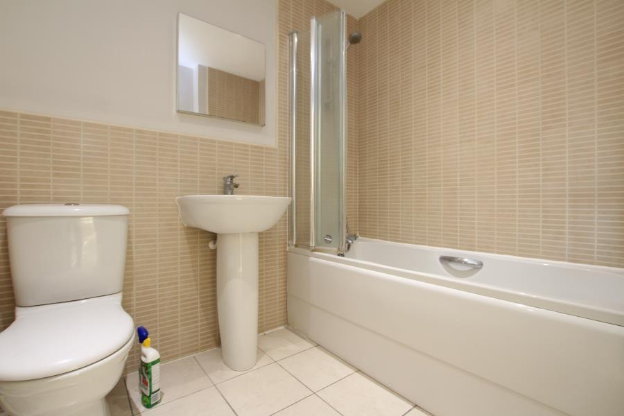 5 bedroom terraced house for rent