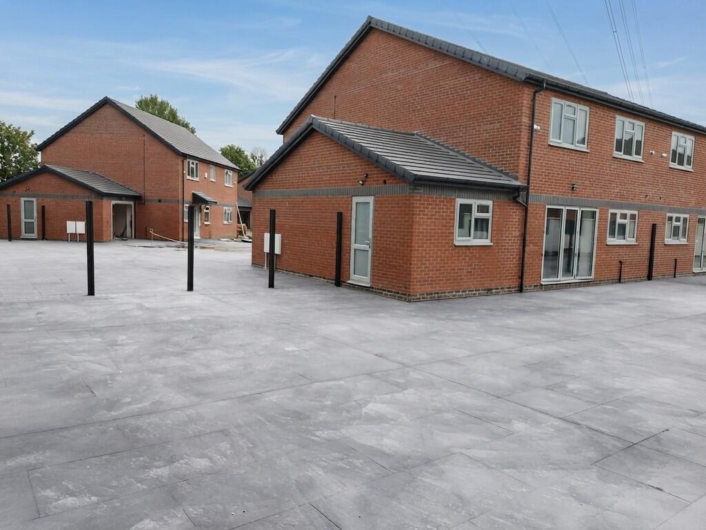 House in Stoke-on-Trent - View 4