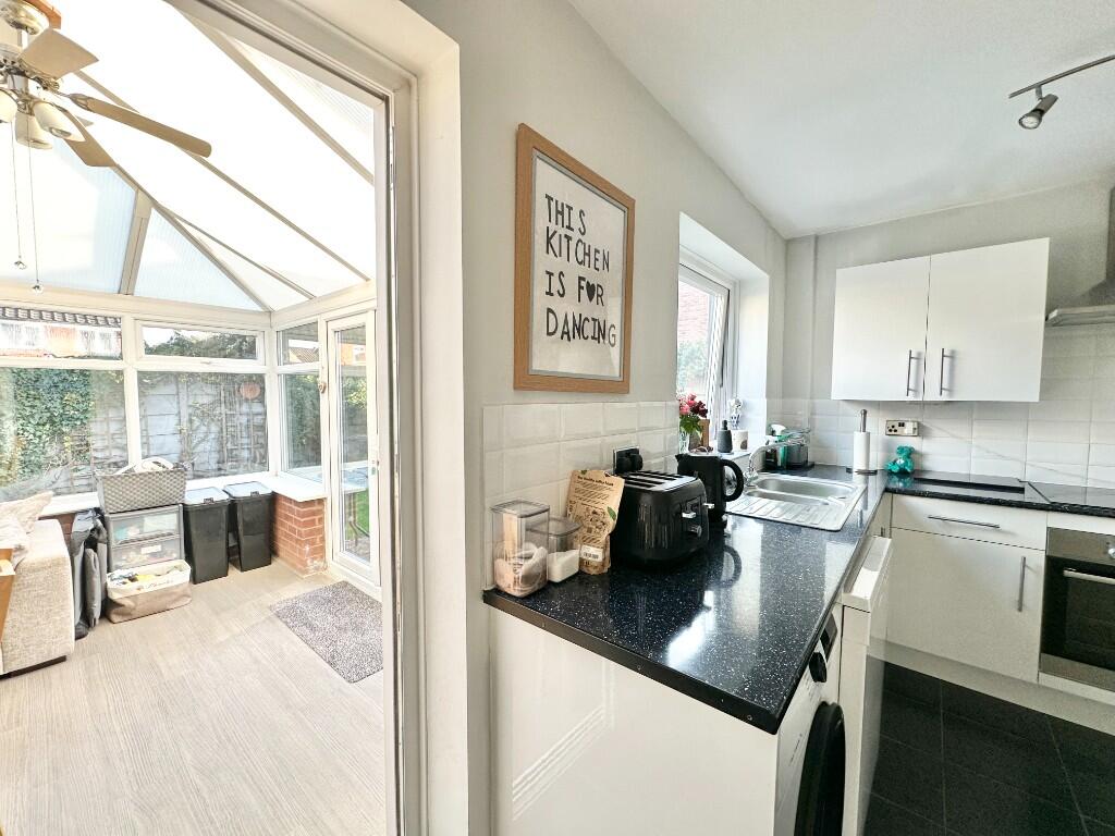 Tulip Close, Sale, Greater Manchester, M33 photo 5