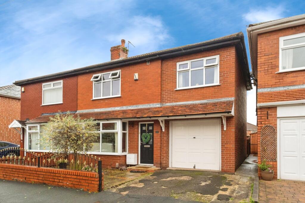4-bed semi-detached on Wilshaw Grove, ASHTON-UNDER-LYNE, Lancashire, OL7, £300,000