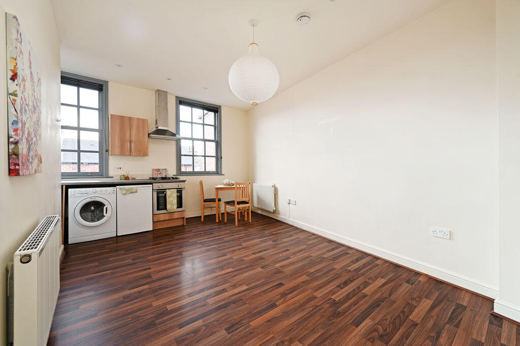 Apartment in Sheffield, South Yorkshire - View 2