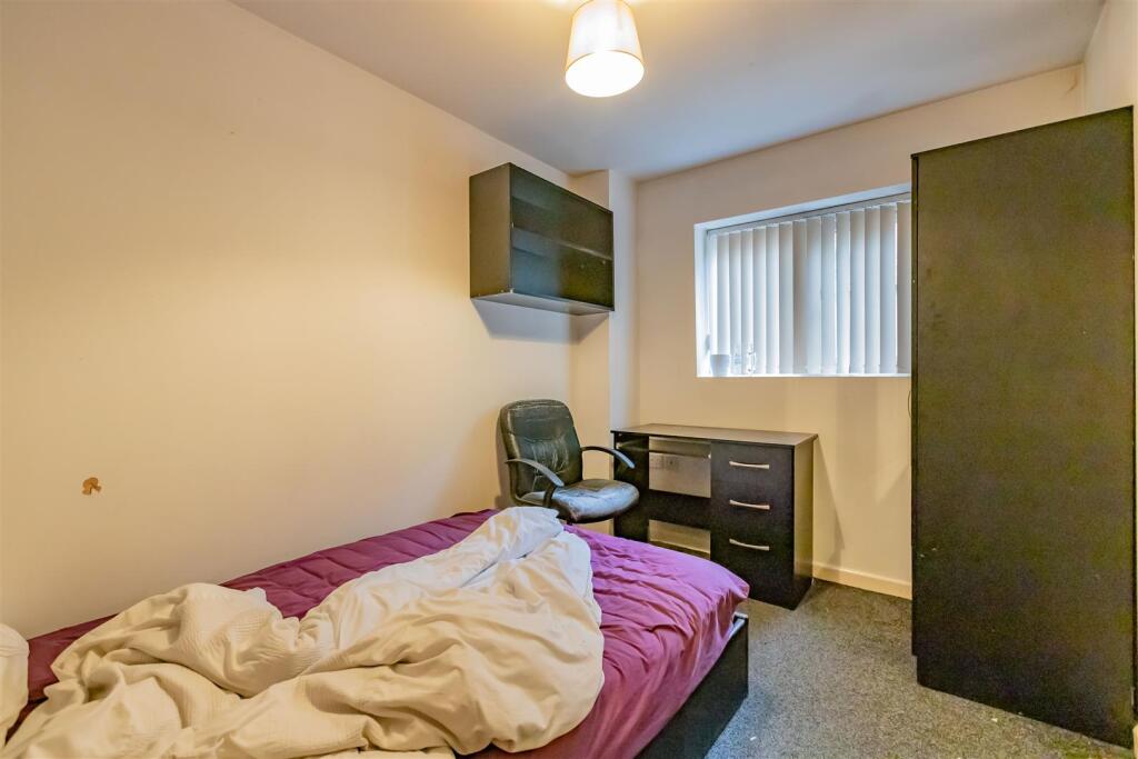 6 bedroom house for rent