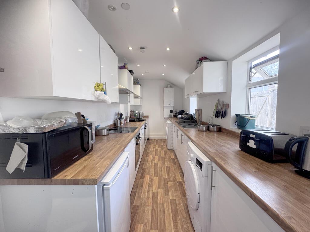 111 Walter Road, Swansea SA1 5QQ photo 3