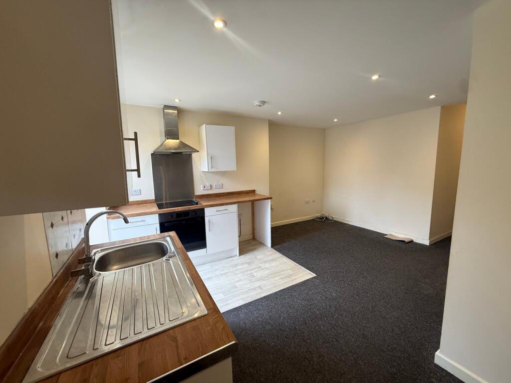 Apartment in Yeovil, Somerset - View 4