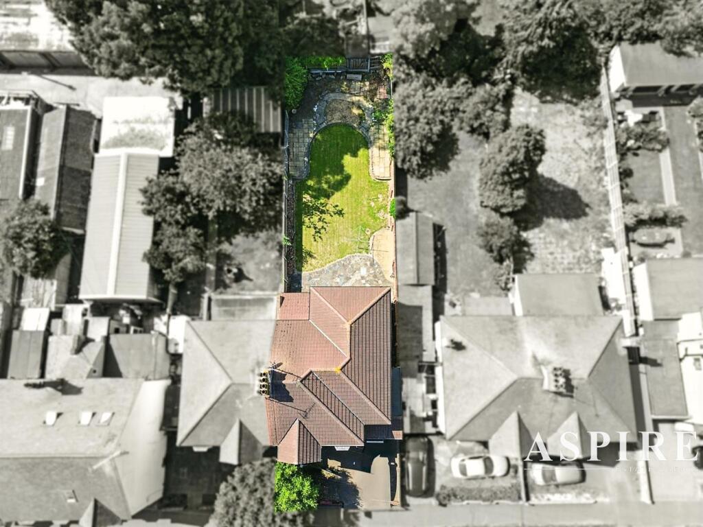Prince Avenue, Westcliff-On-Sea photo 4