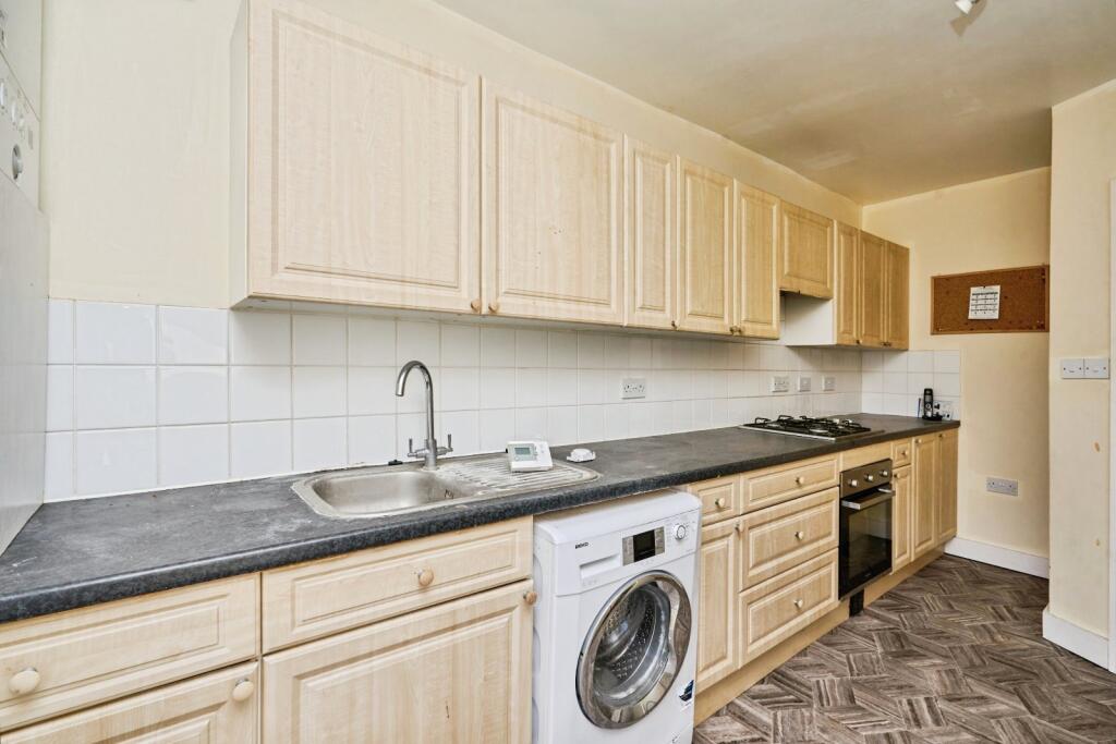 House in East Cowes, Isle of Wight - View 5