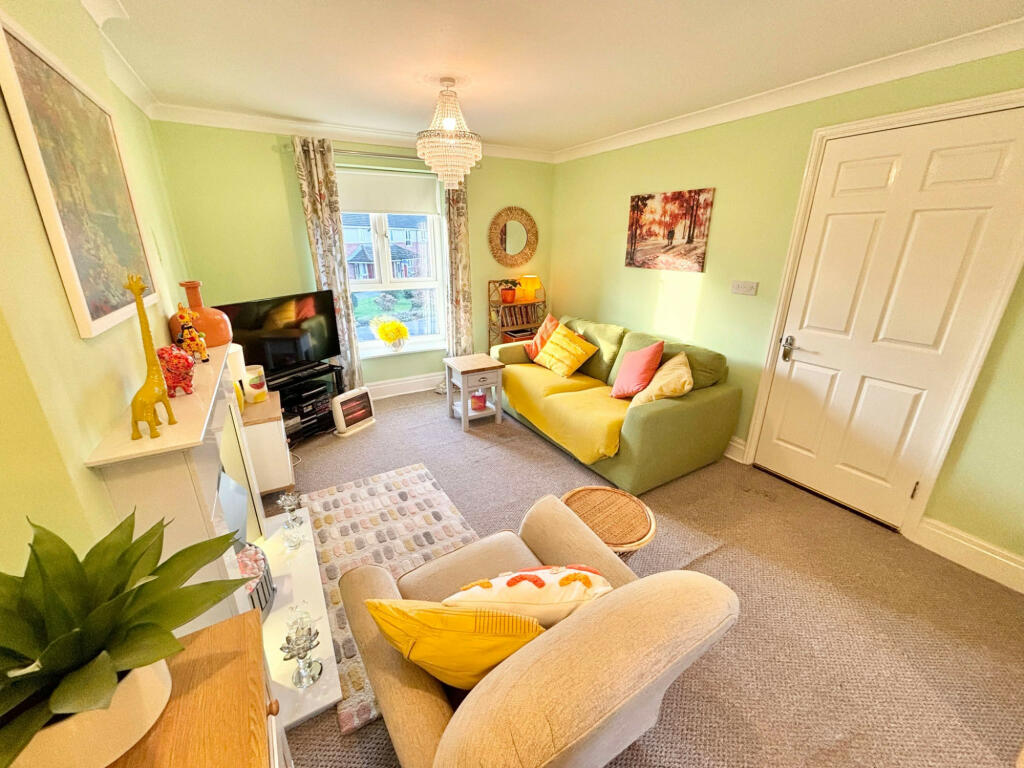 Elsinore Close,  Fleetwood, FY7 photo 3