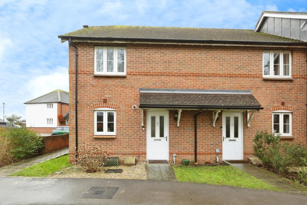 Main image of property: Lodge Close, Ashford
