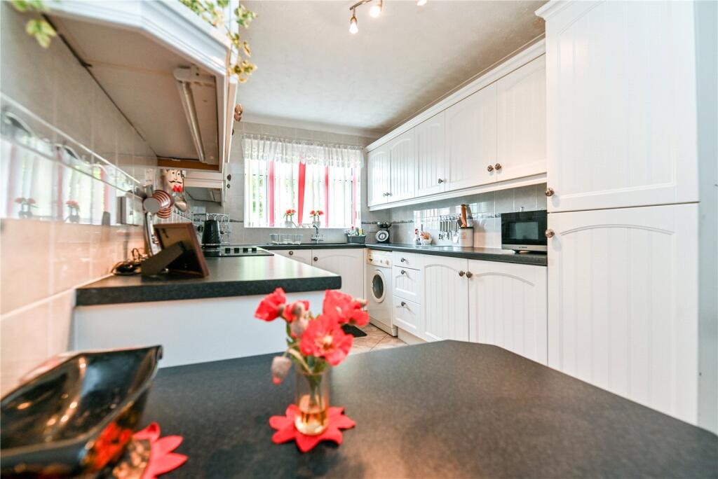 Herbert Road, New Milton, Hampshire, BH25 photo 3