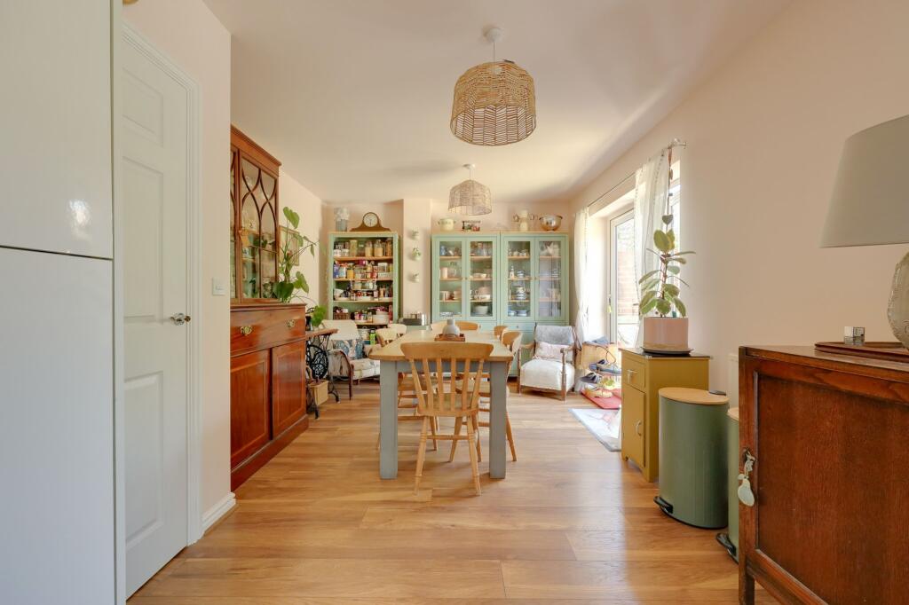 Icarus Avenue, Burgess Hill, RH15 photo 4