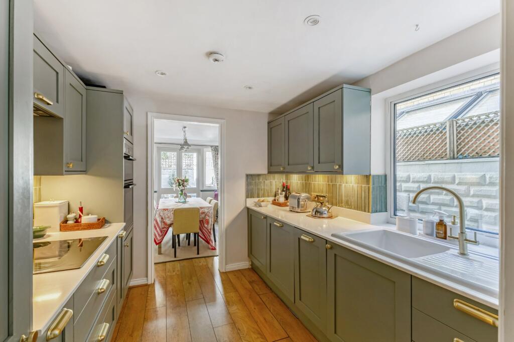 House in London - View 5