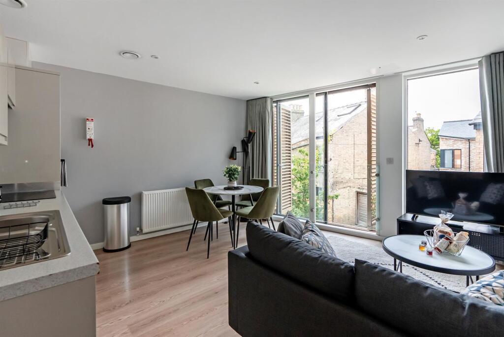 Apartment in Cambridge - View 5