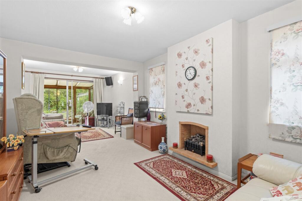 Caburn Way, Hailsham photo 4