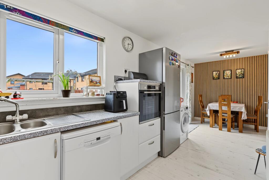 House in Renfrew, Victory Gardens, Porterfield - More