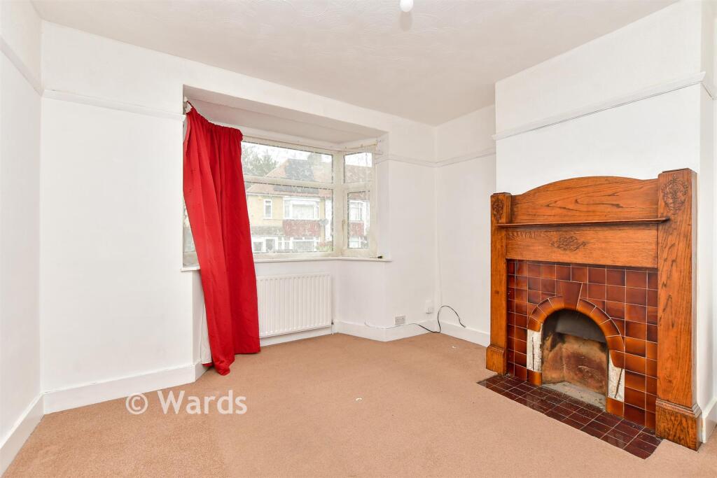 House in Gillingham, Twydall - View 4