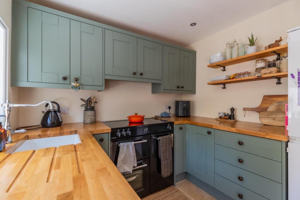 New Row, Machen, Caerphilly photo 4