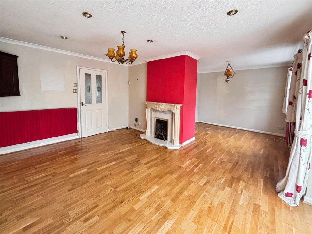 Rectory Close, Ewhurst, Cranleigh photo 3