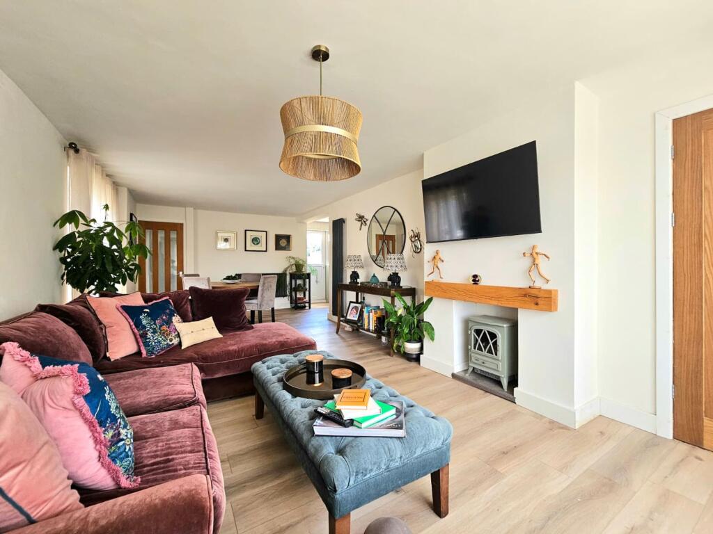 House in Gloucester - View 4