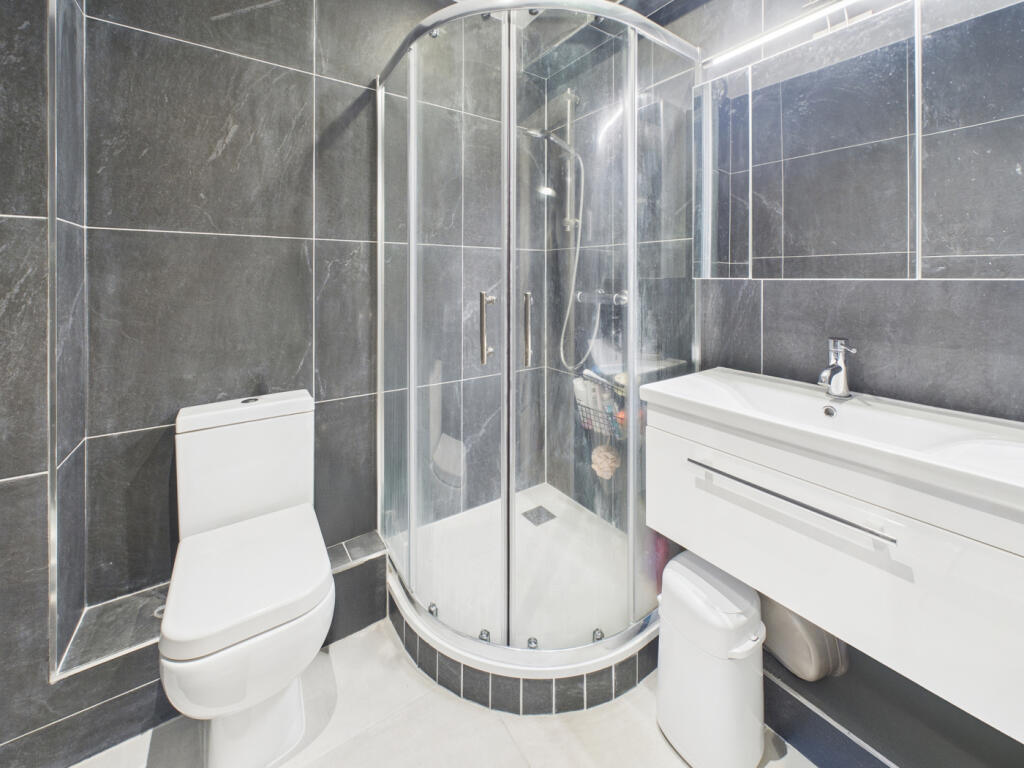 Apartment in London, Preston - View 6