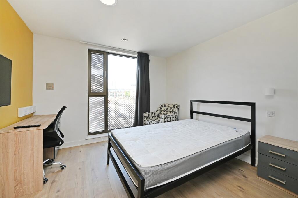 Apartment in Sheffield - View 5