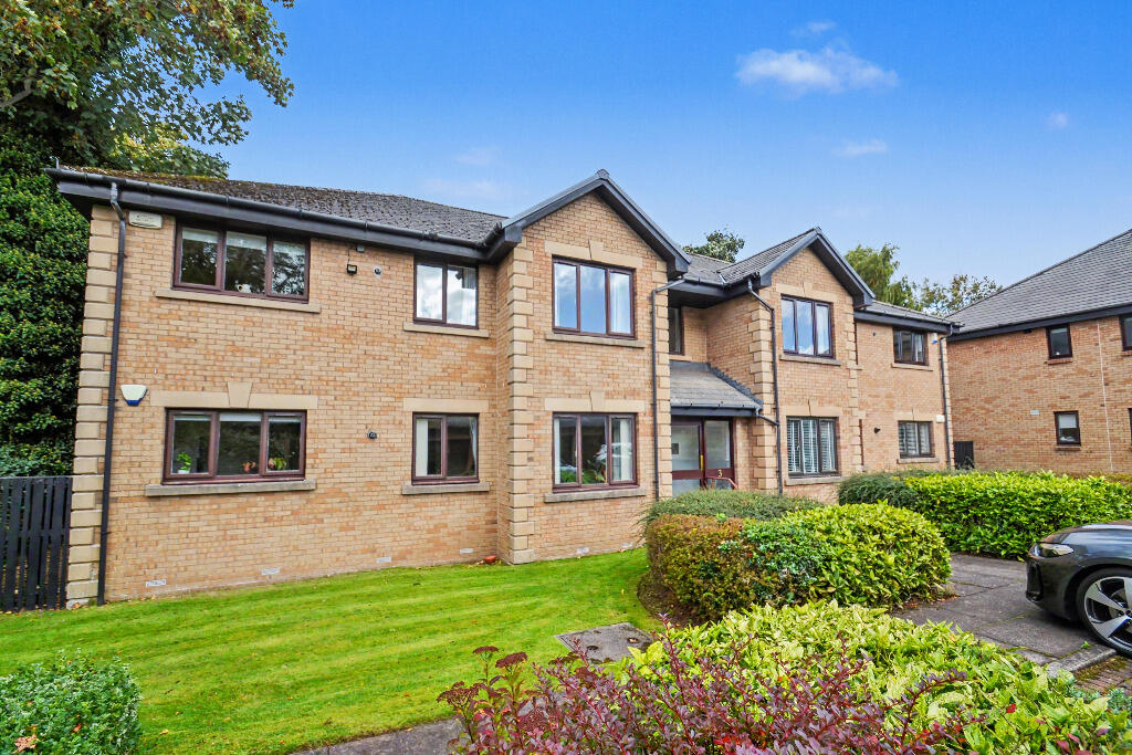 Main image of property: 3C Briar Grove, Newlands, Glasgow, G43 2TG