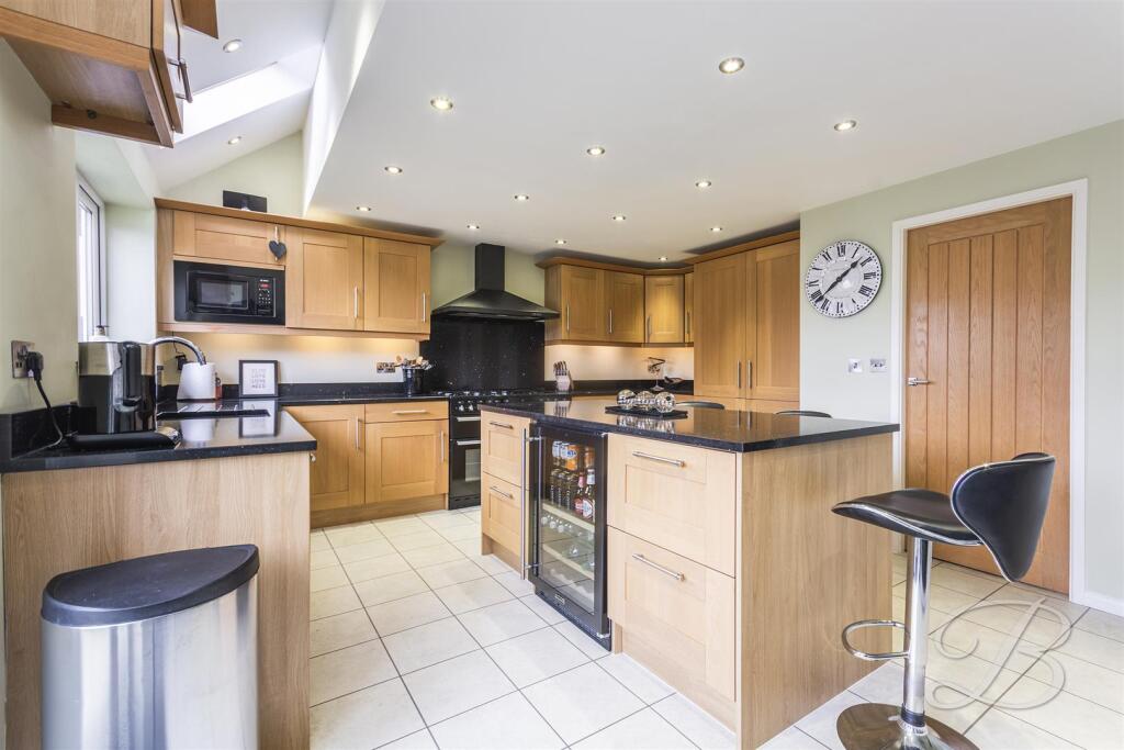 Vernon Crescent, Ravenshead, Nottingham photo 4