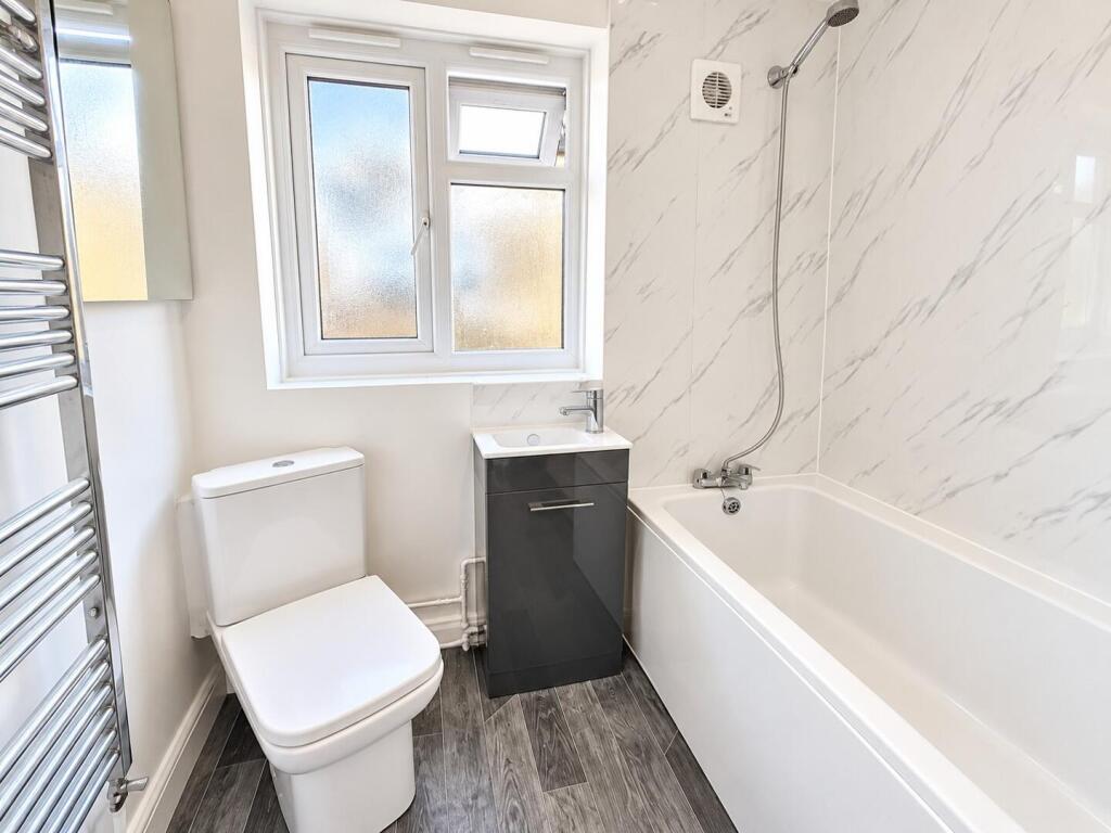 Apartment in London - View 5