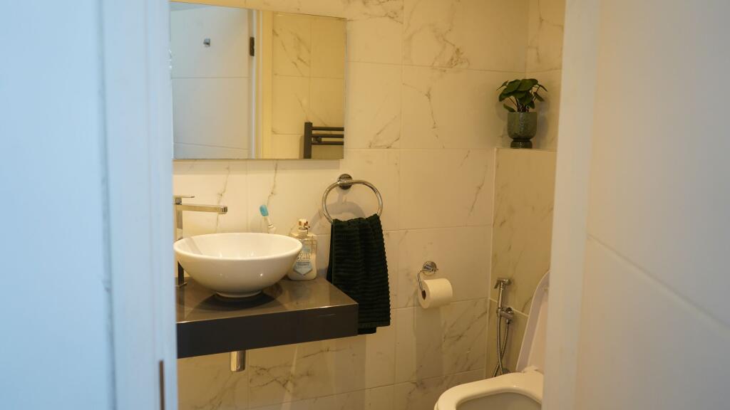 4 bedroom semi-detached house for rent