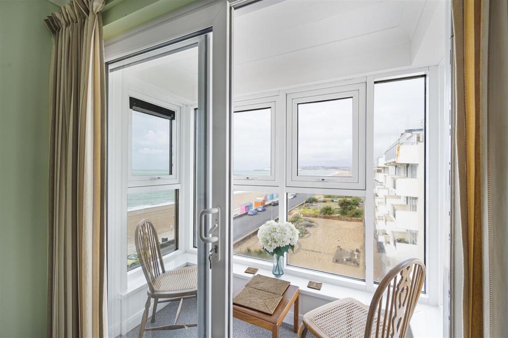 Apartment in Brighton - View 4