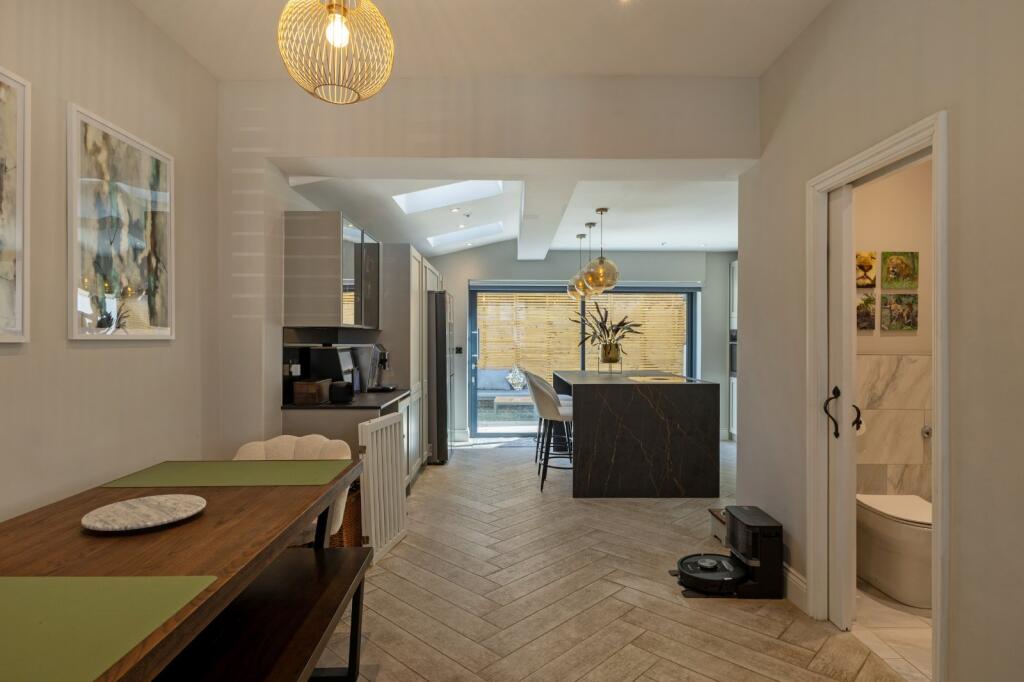 House in London, Putney - More