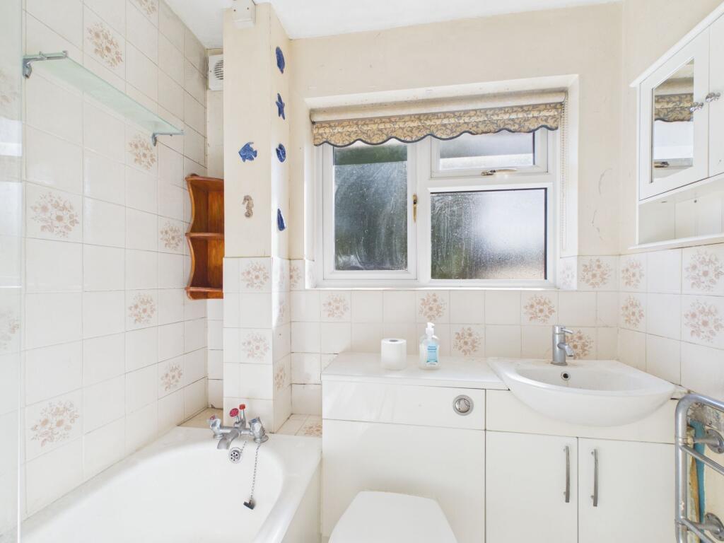 House in Basingstoke and Deane, Kingsclere - View 5