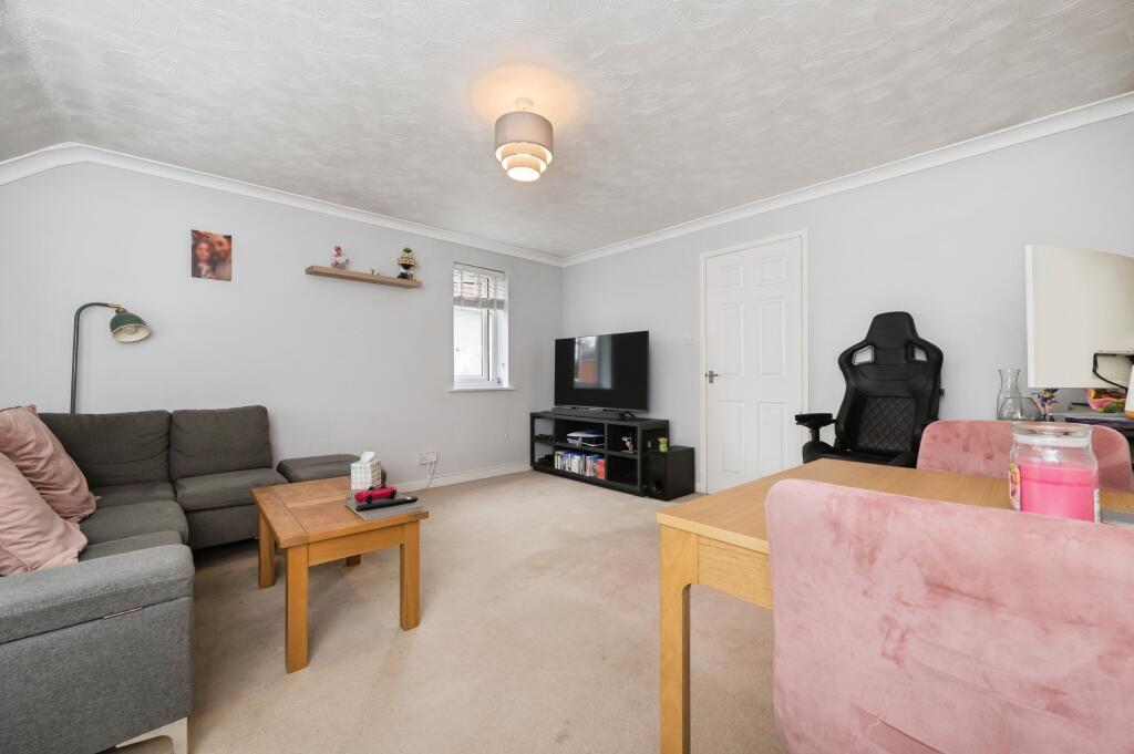 Apartment in Eastleigh, Fair Oak and Horton Heath - View 4