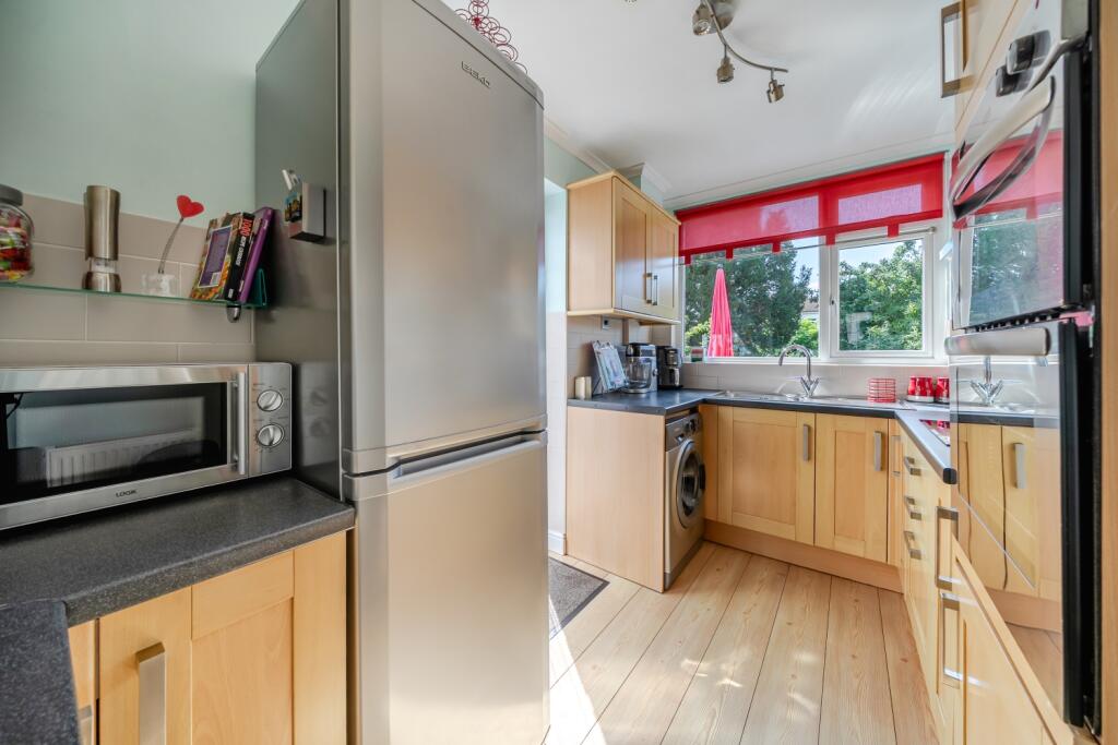 Hambro Avenue, Hayes, Bromley, Kent, BR2 photo 4