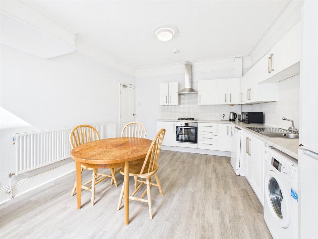 Fairview Road, Cheltenham, Gloucestershire, GL52 photo 4
