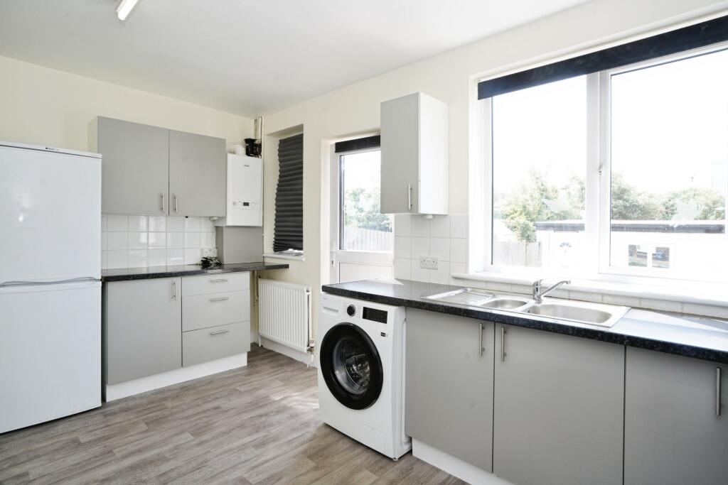 House in Luton - View 4