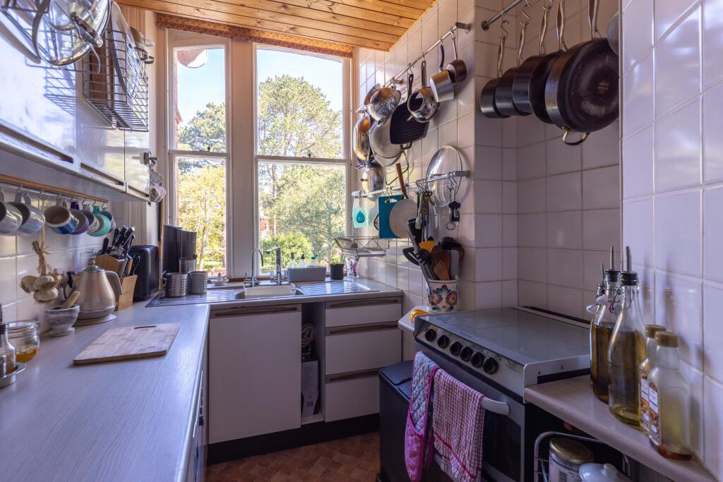 Apartment in Bournemouth - More
