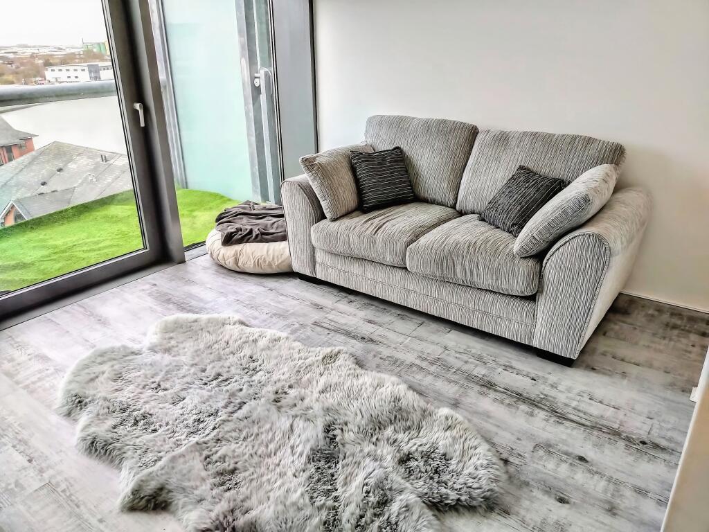 Apartment in Salford, Greater Manchester - View 4
