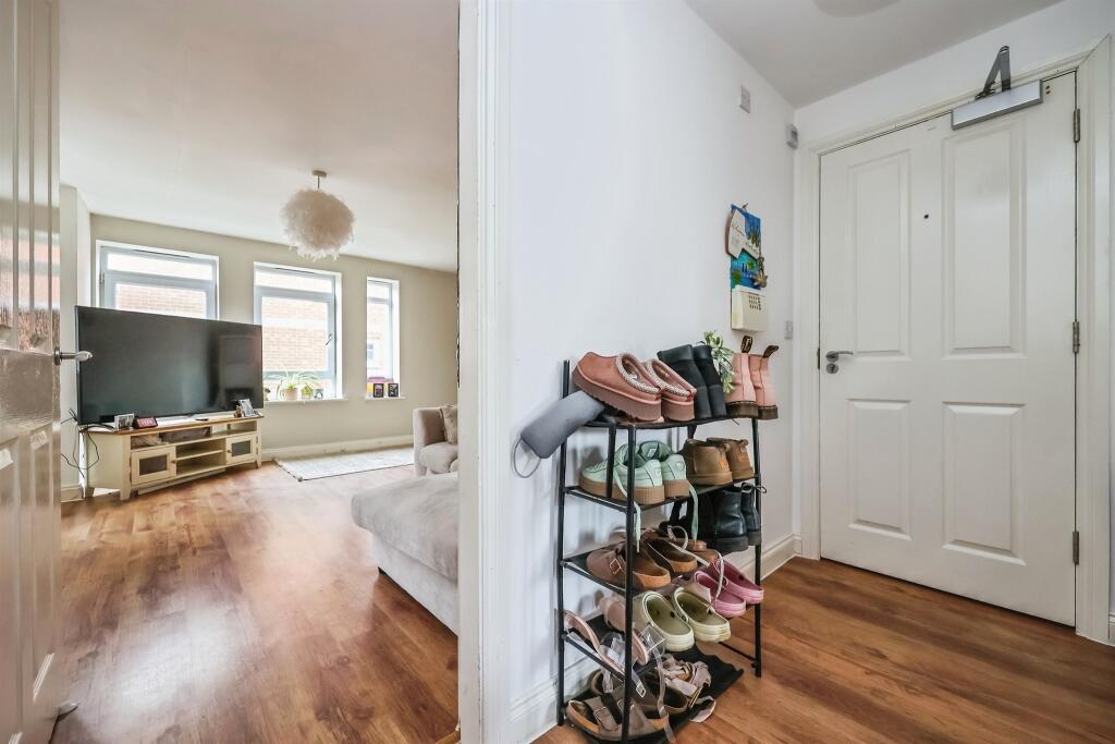 Titchfield Terrace, Hucknall, Nottingham - View 4