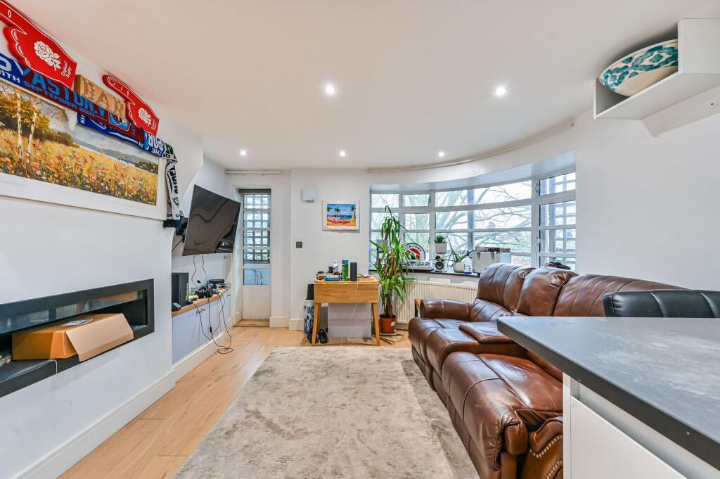Apartment in London - More