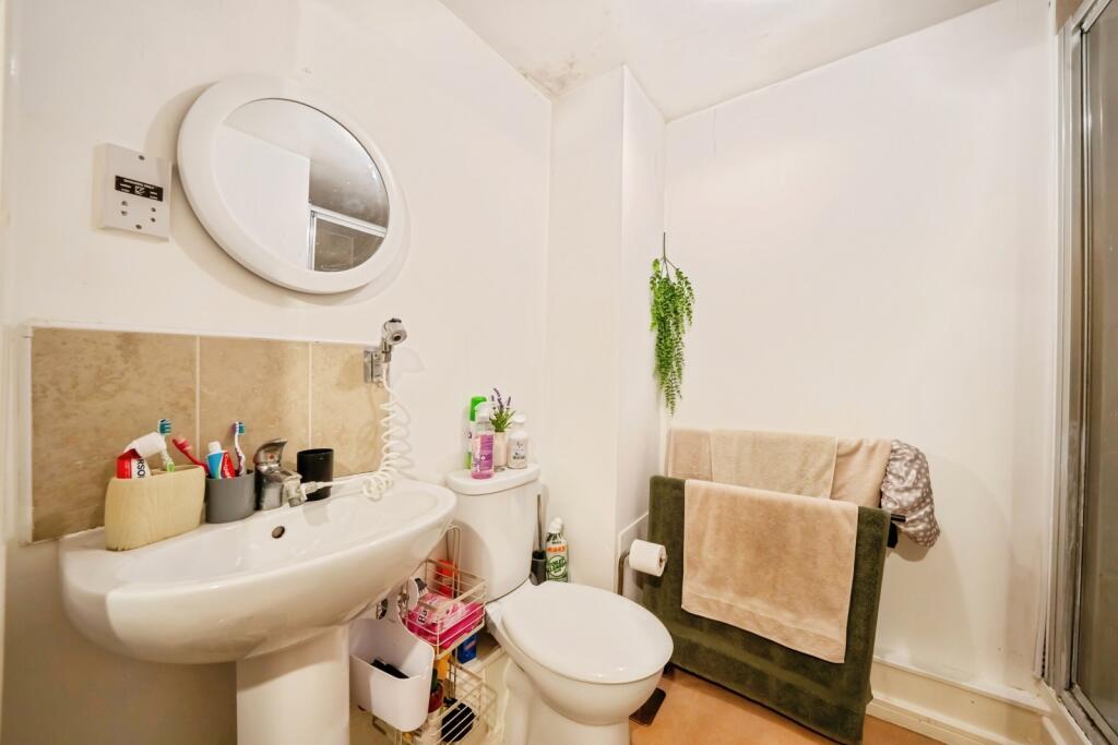 Apartment in Warrington - View 5