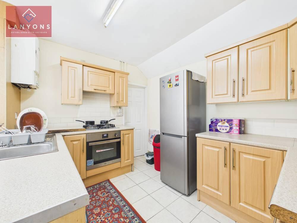House in Cardiff, Cymmer - View 3
