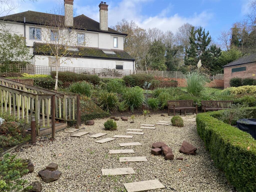 Additional image 13 of Georges Wood Road, Brookmans Park