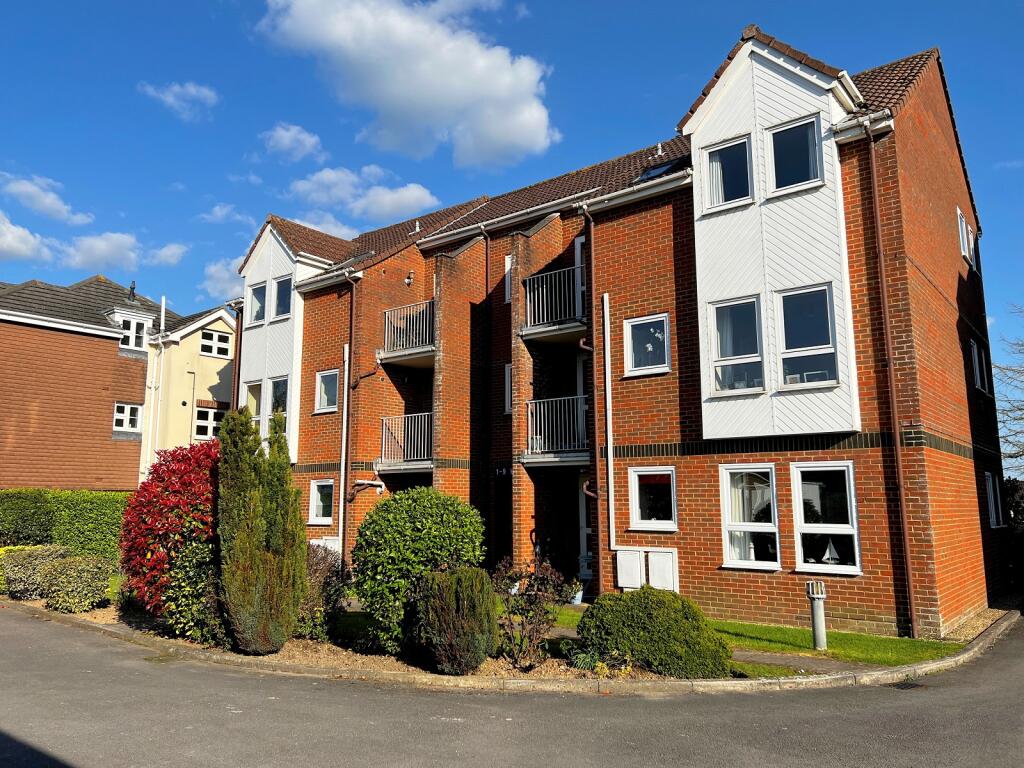 Main image of property: 34-36 Whitefield Road, New Milton, Hampshire. BH25 6DF